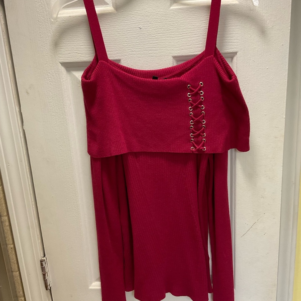 White House Black Market Crimson Cold Shoulder Sweater Size M